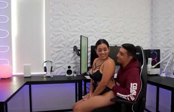 Isaac and Andrea Onlyfans leaked – Nude try on video so hot